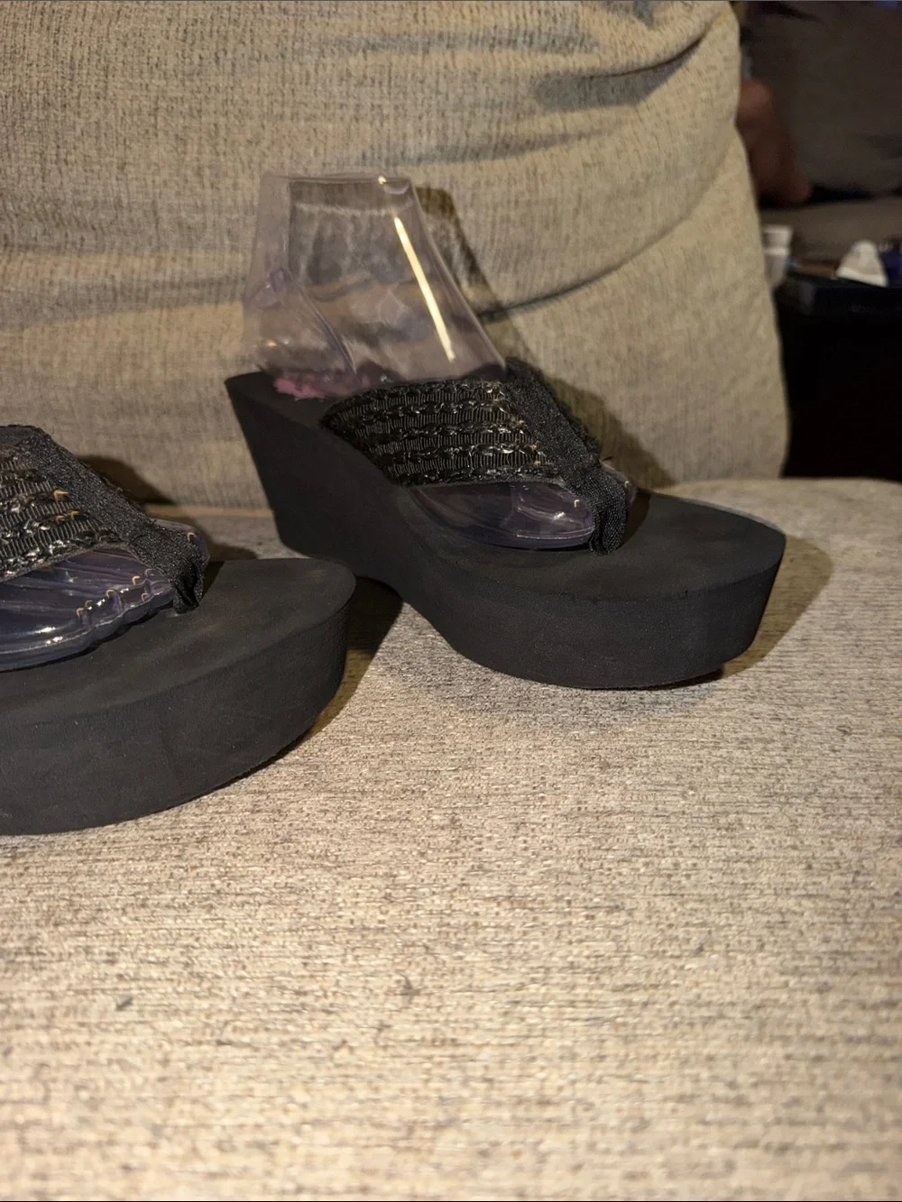 Platform Wedge Thong Sandals - Black size 8. Y2K